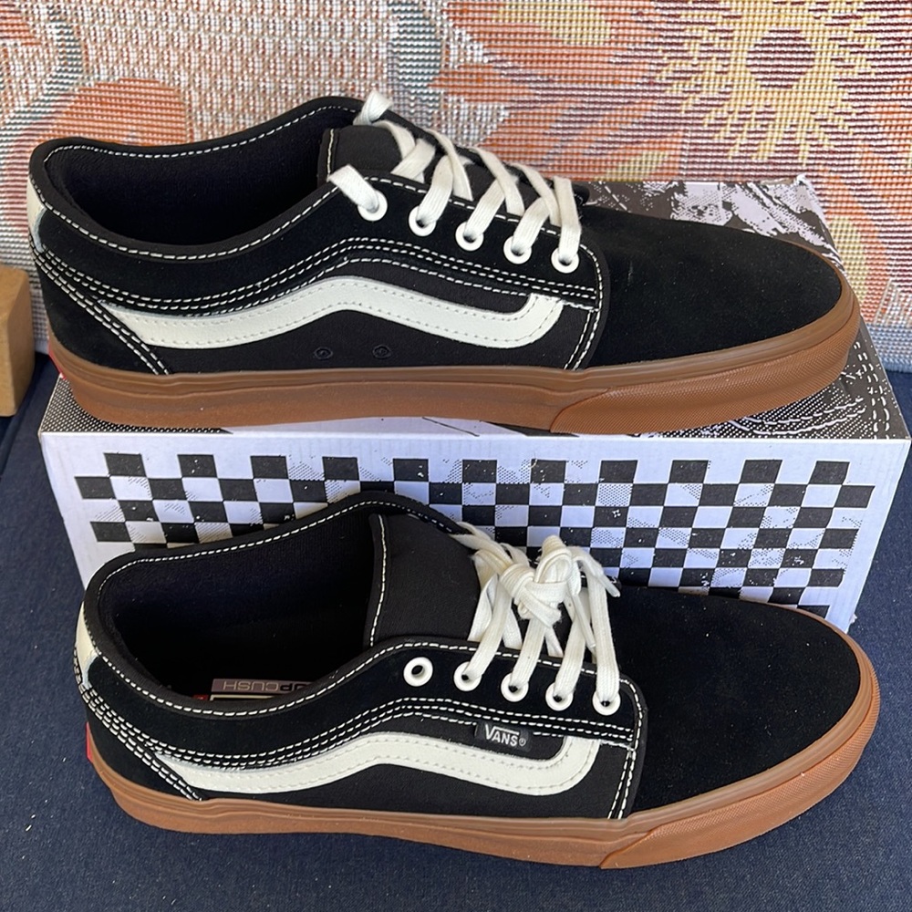 Vans Men’s Chukka Low Sid
Black/Gum
VN0A5KQZB9M Snickers - Picture 2 of 16